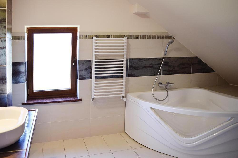 Dom U Zbyszka Z Prywatna Plaza Villa Kiedrowice ภายนอก รูปภาพ